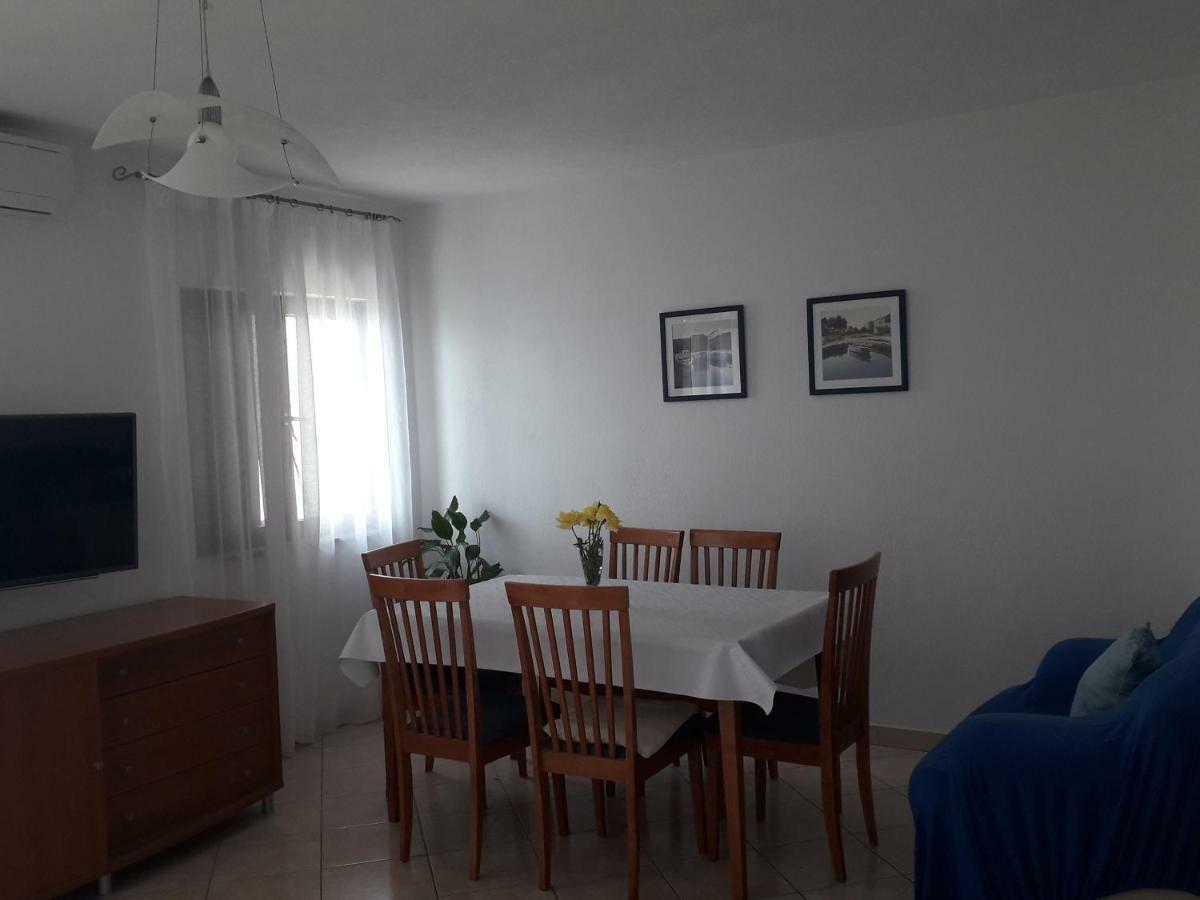 Apartmani Mara I Kata Omis Exterior photo