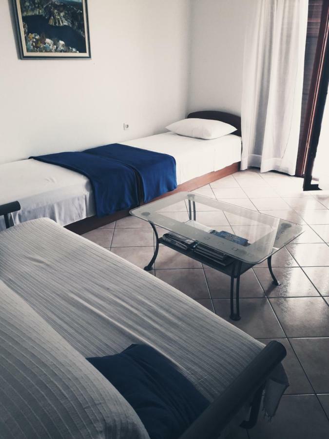Apartmani Mara I Kata Omis Exterior photo