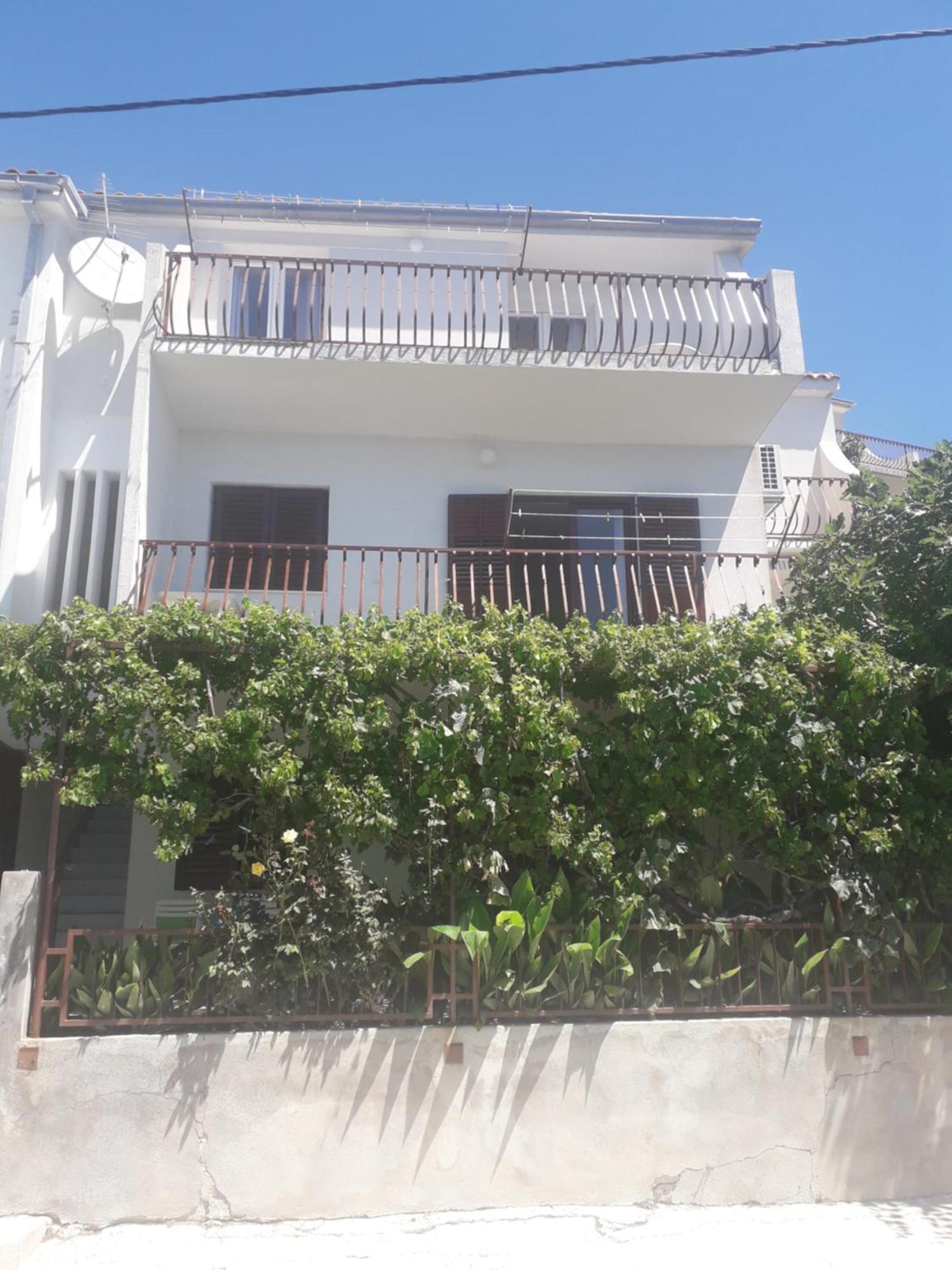 Apartmani Mara I Kata Omis Exterior photo