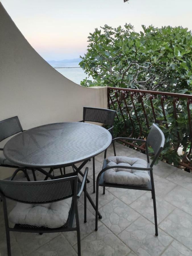 Apartmani Mara I Kata Omis Exterior photo